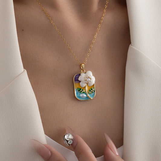 Pearl by the Horizon Vintage Necklace