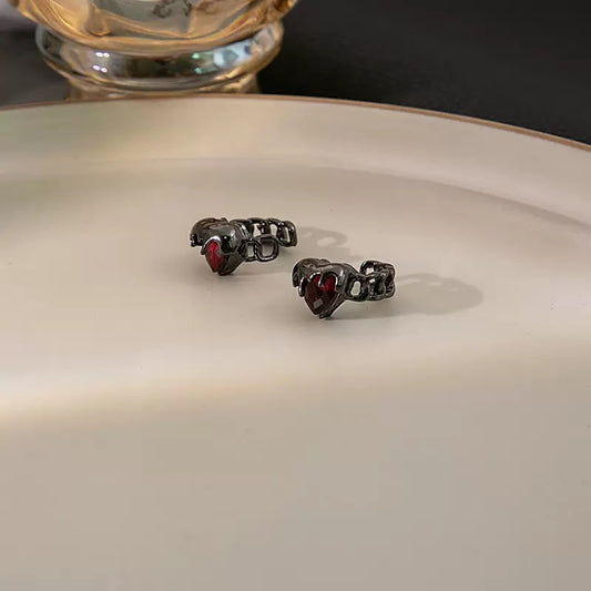 Morticia Heart earcuff