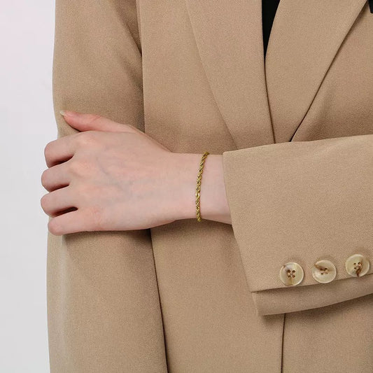 Gold Entwine Bracelet