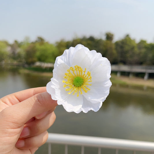 Vanilla Girl Poppy Hair Clip