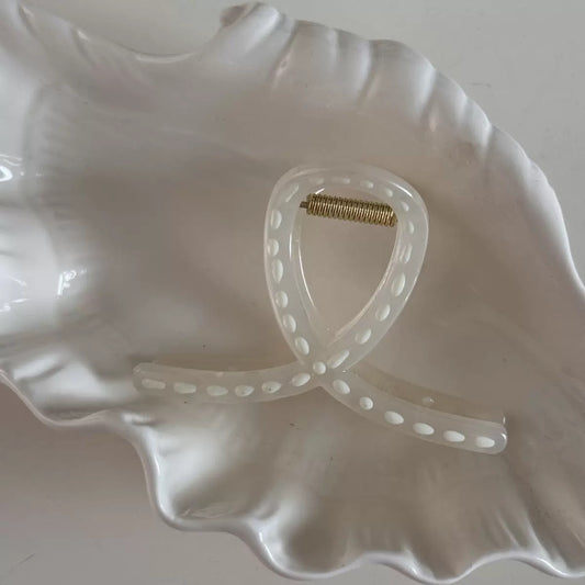 Snowdrop Twisted Claw Clip