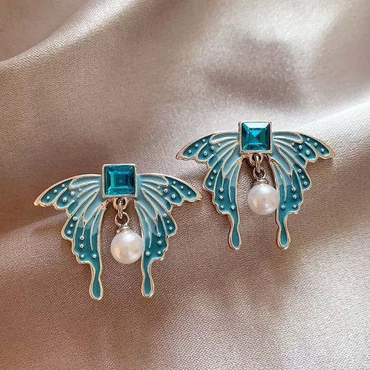 Sapphire Fluttercore Pearl Earrings