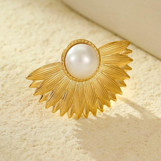 Fleur de Lune Pearl Ring