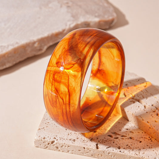 It Girlresing resin bangle