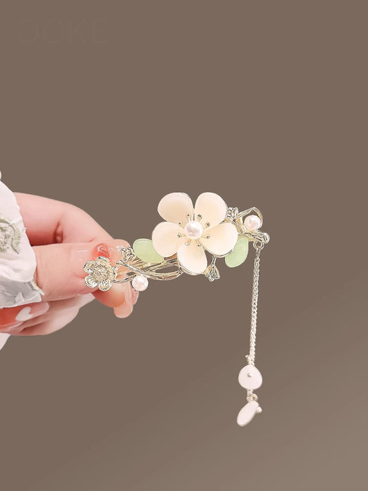 Lily Blossoms Pearl Hair Clip