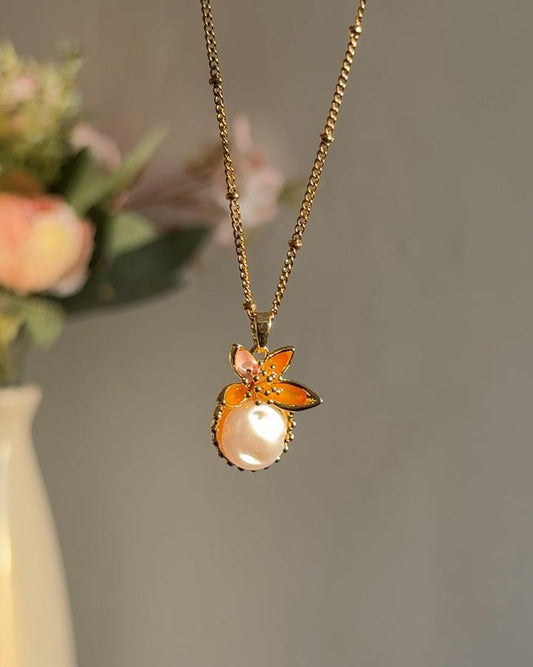 Pearl n petal Necklace