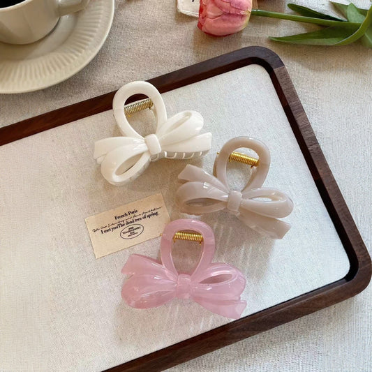 Blushing in Bows Claw Clip