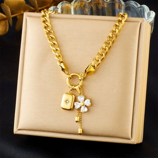 Twinkling Duchess Flower Necklace