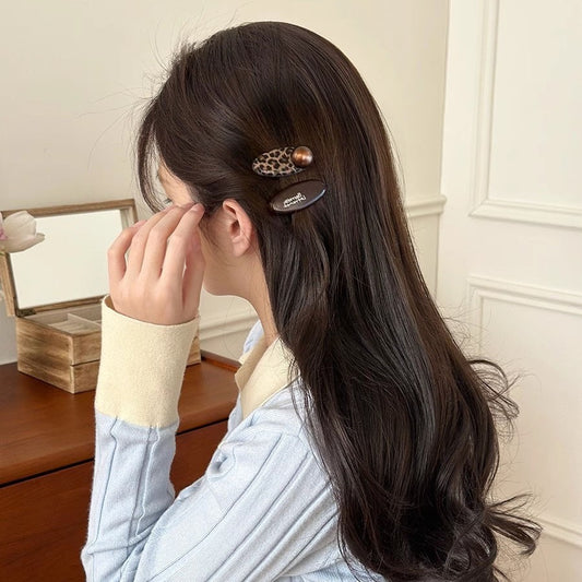 Cheetah Charm Pearl Hair Clip