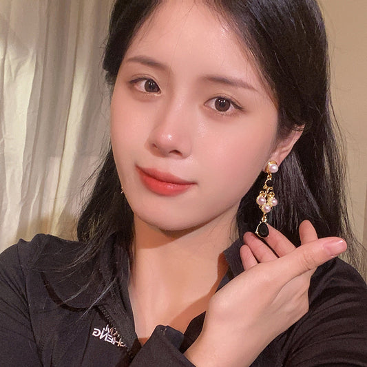 Noir Royale Pearl Earrings