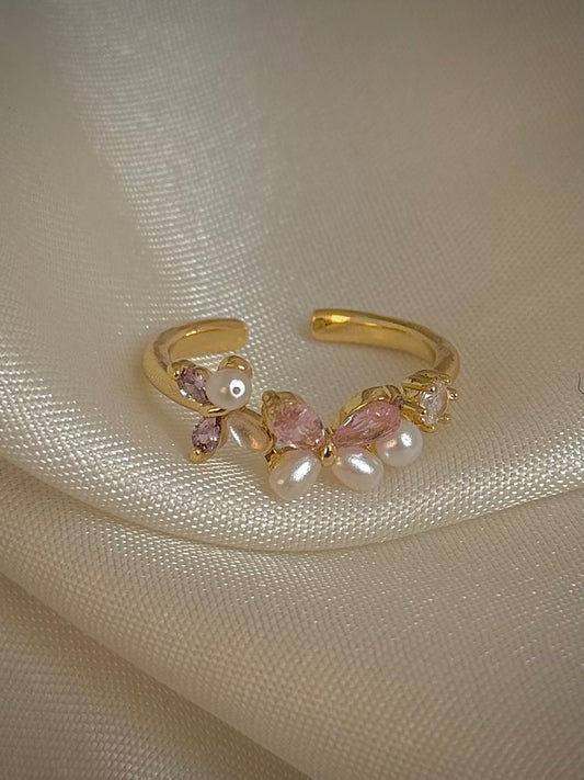 Miss Flutteress Pearl Ring