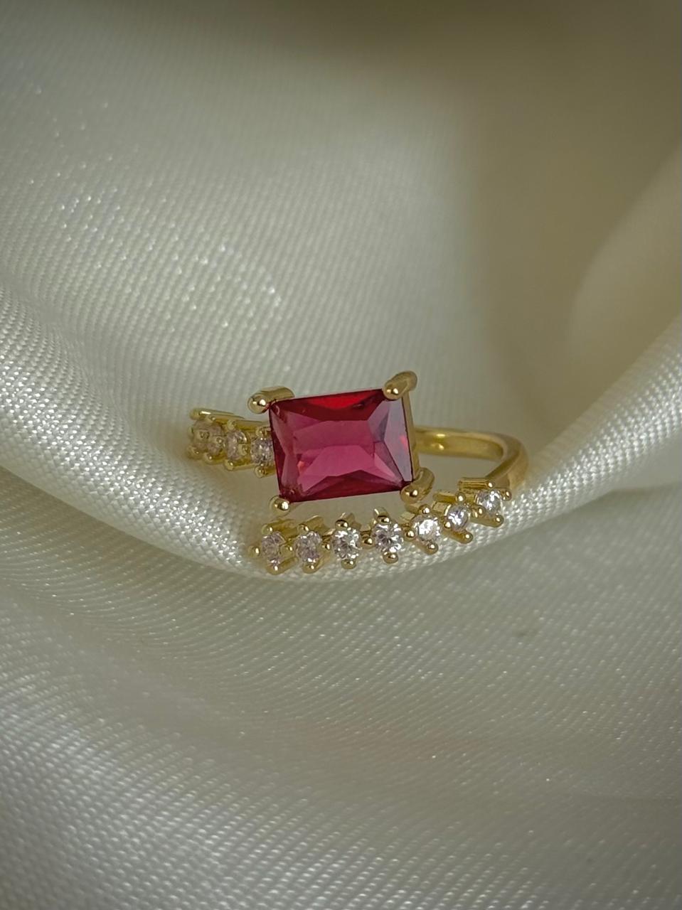 Estoria Red Rhinestone Ring – Jewelsmars