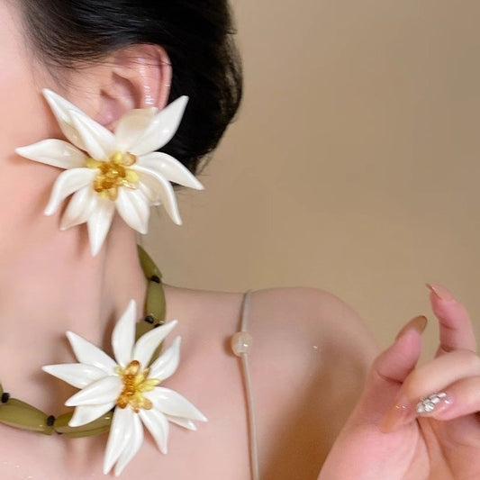 She’s on Vacation! Flower Earrings