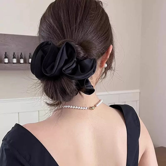 Beatrice Black Wavy Scrunchie