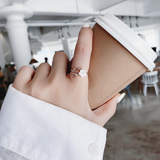 Snowy sparkle Flower Ring