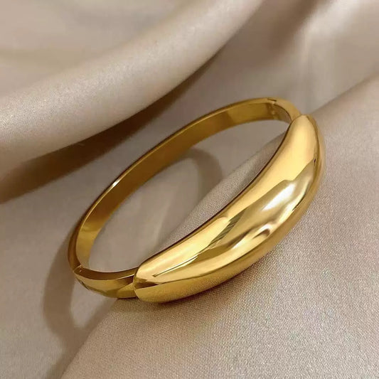 Bold-Beauty Structured Bracelet