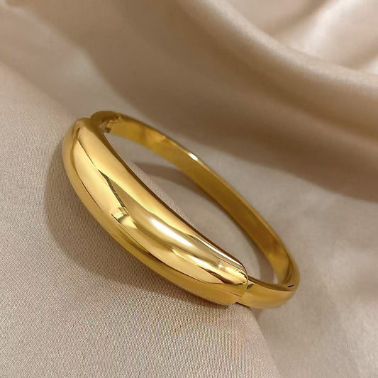 Bold-Beauty Structured Bracelet