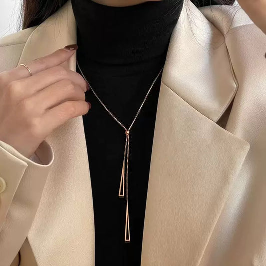 Iconic Lady Gold Necklace