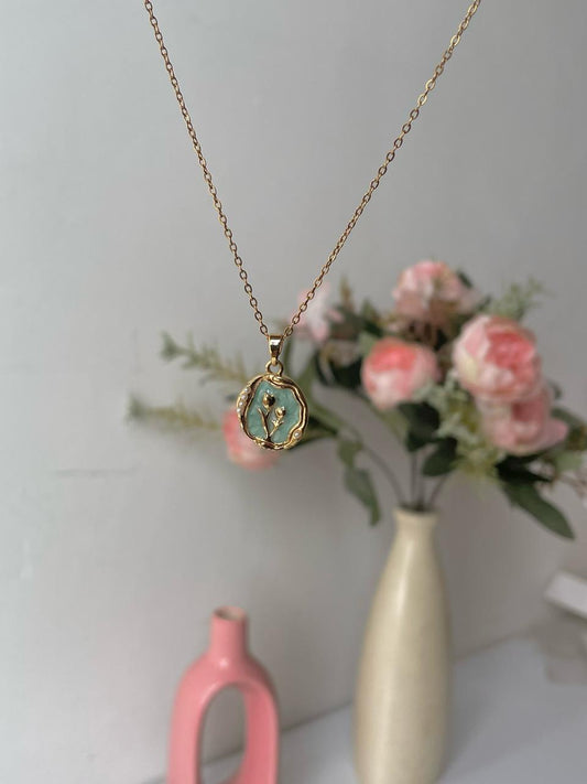 Victorian Delicacy Vintage Necklace