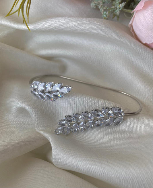 Dream-Glaze Rhinestone Hand Jewellery