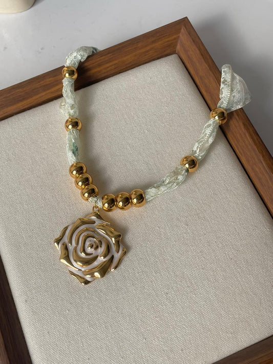 Allured by Rose! Ribbon Necklace