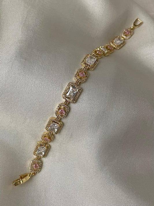 Spotlight Stealer Bracelet
