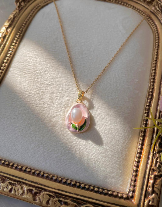 Lena Vintage Pearl Necklace
