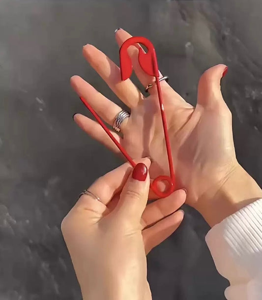 Oversized Dramatic Safety Pin Clip