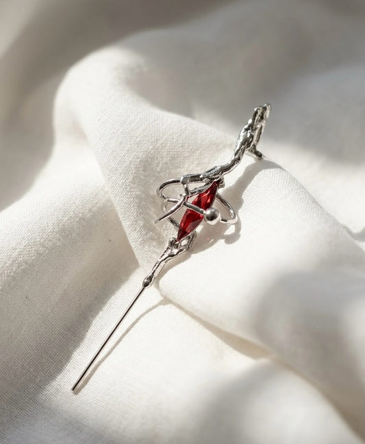 Scarlet Thorn earcuff