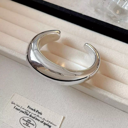 Chic Lustre Acrylic Bangle