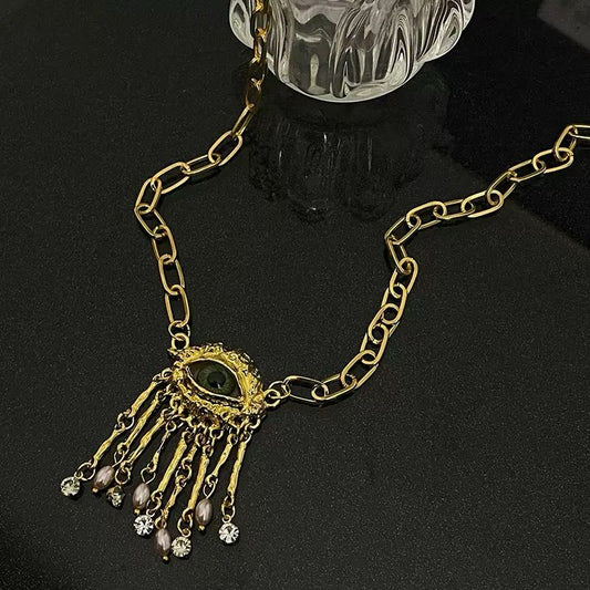 Baddie’s Stare Necklace