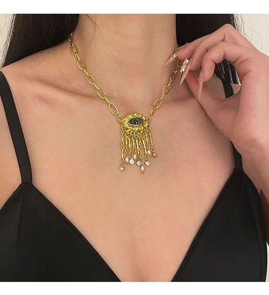 Baddie’s Stare Necklace