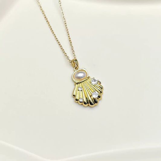 Pearl-Girl Shell Necklace