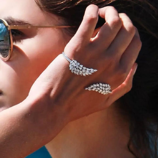 It Girl that Sparkles! Hand Jewellery