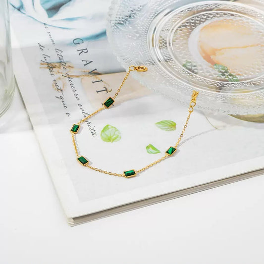 Emerald Lustre Elegant Bracelet