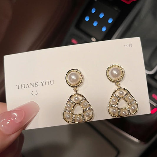 Grandé Pearl Old Money Elegance Earrings