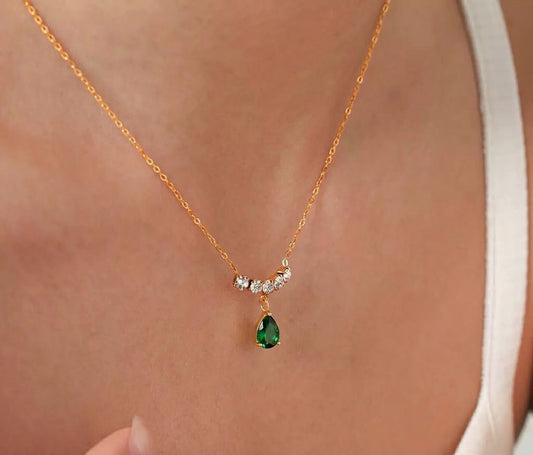Drop of Green Rhinestone Necklace