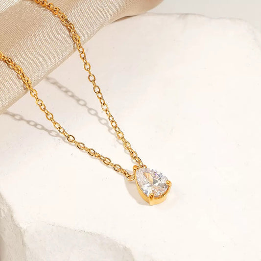 Starry-Solitaire Pearl Shaped Necklace