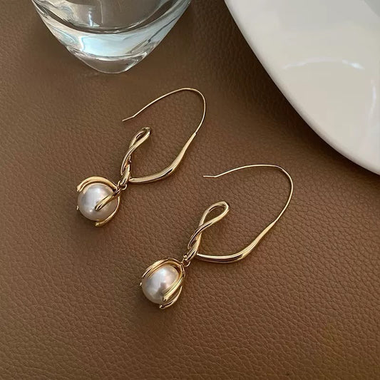 Contemporary Twisted Pearl Earrings