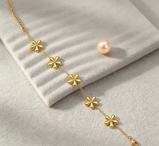 Golden Whispers Daisy Bracelet