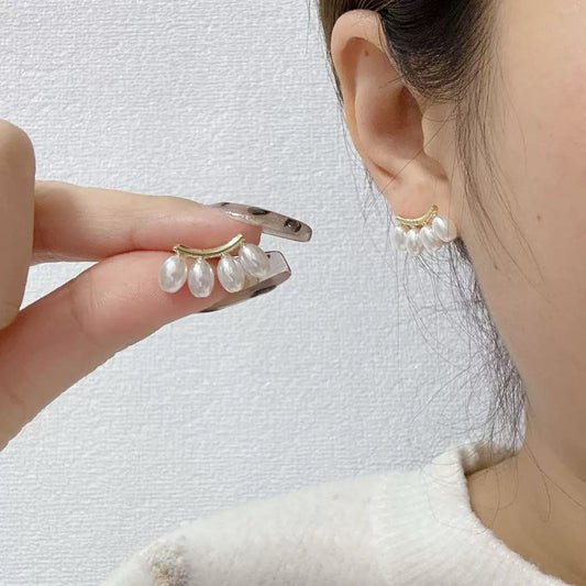 Pear-poetry Curved Stud Earrings