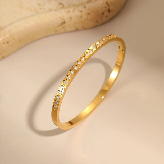 Soft-Luxury Aura Bracelet
