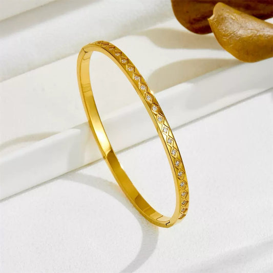 Soft-Luxury Aura Bracelet
