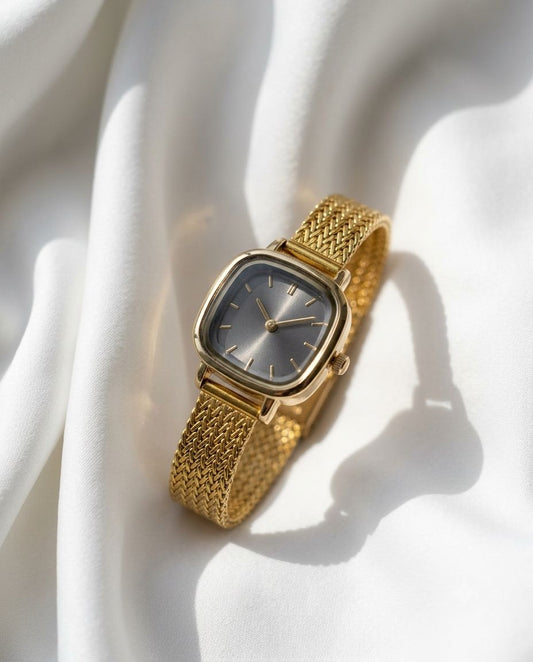 She’s so Vogue! Golden Mesh Watch