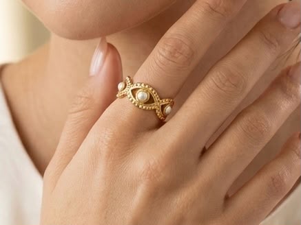 Eyeing You! Pearl Ring