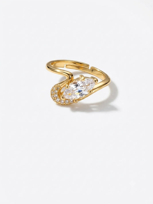 Mademoiselle Curve Marquise cut Ring