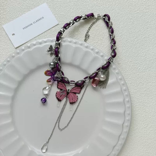 Dramatic Flutter Necklace