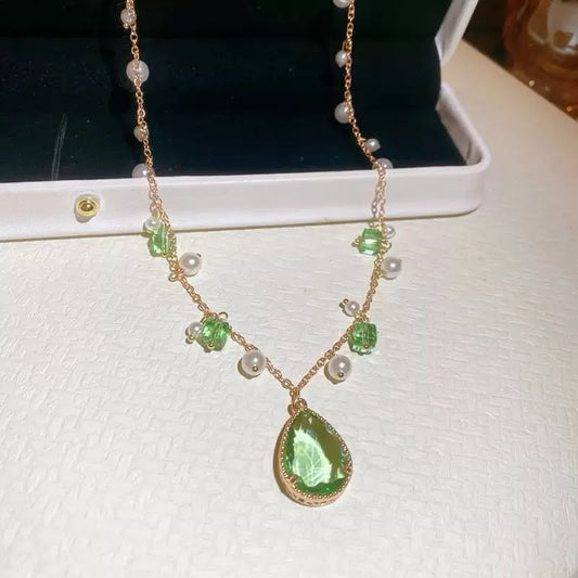 Emerald Reverie Pendant Necklace