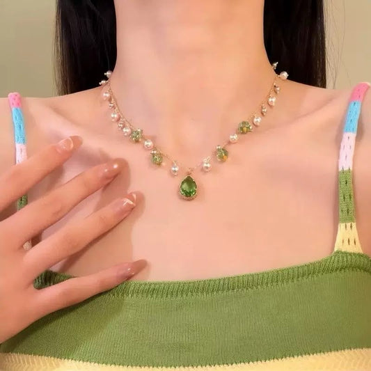 Emerald Reverie Pendant Necklace
