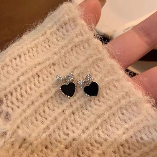 Heart Locked Earrings- black